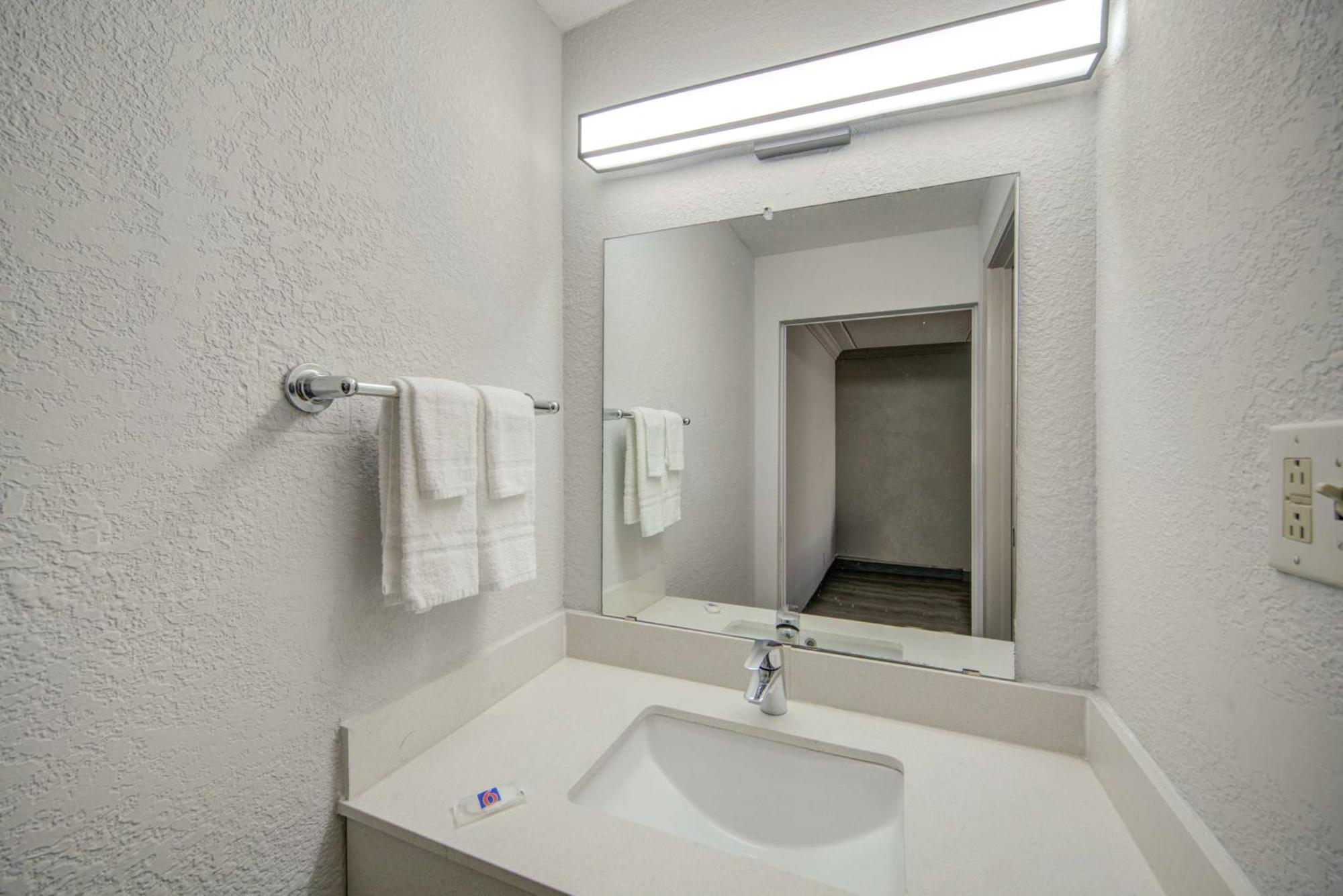 Motel 6 San Antonio, Tx I-35 North Corridor Eksteriør bilde